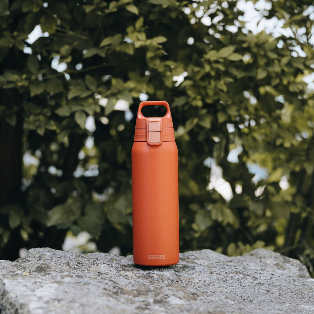 Sigg Shield Therm One nerezová termoláhev na pití 1 l, eco red, 6021.80