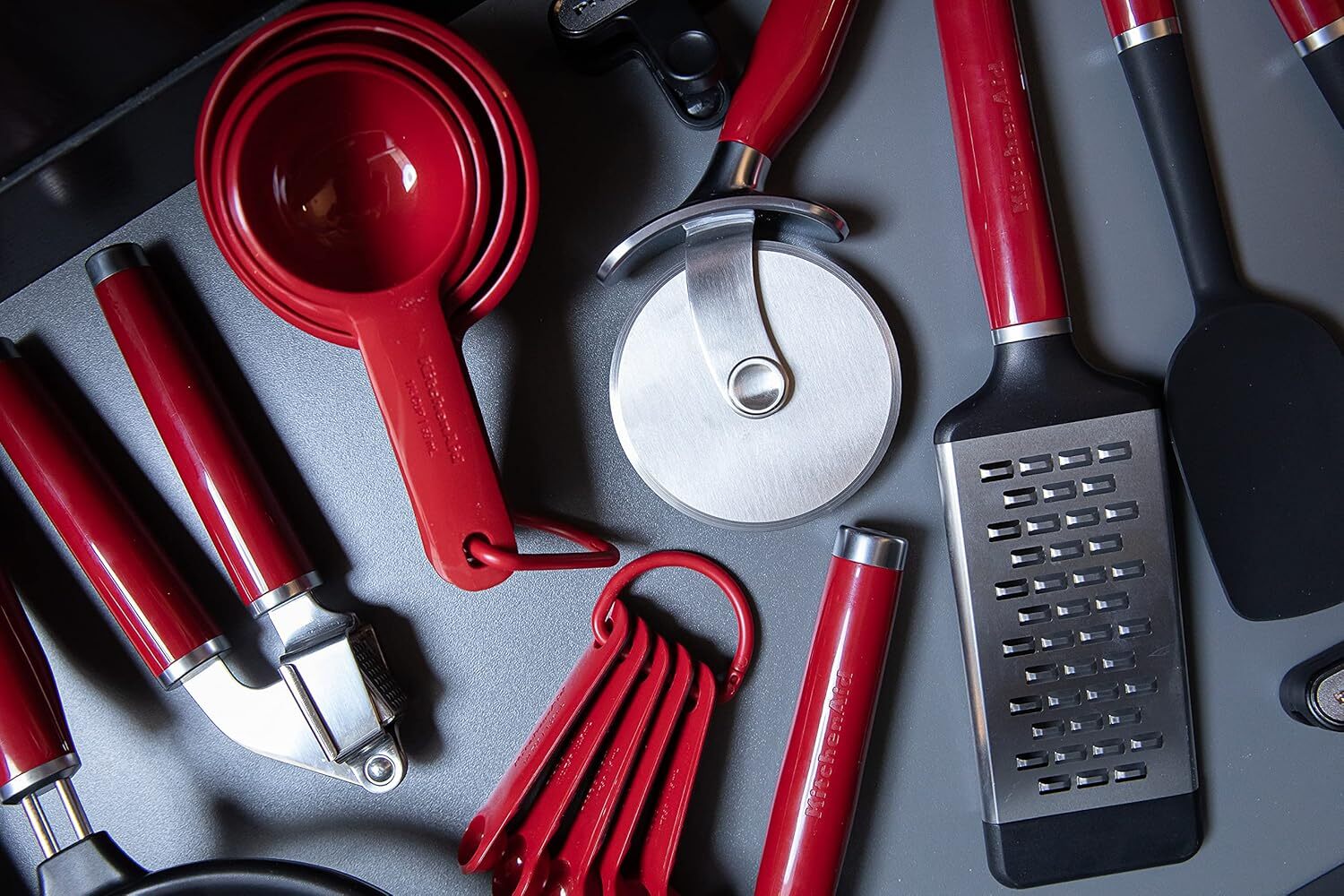 KitchenAid kráječ na pizzu, empire red, KAG113OHERE