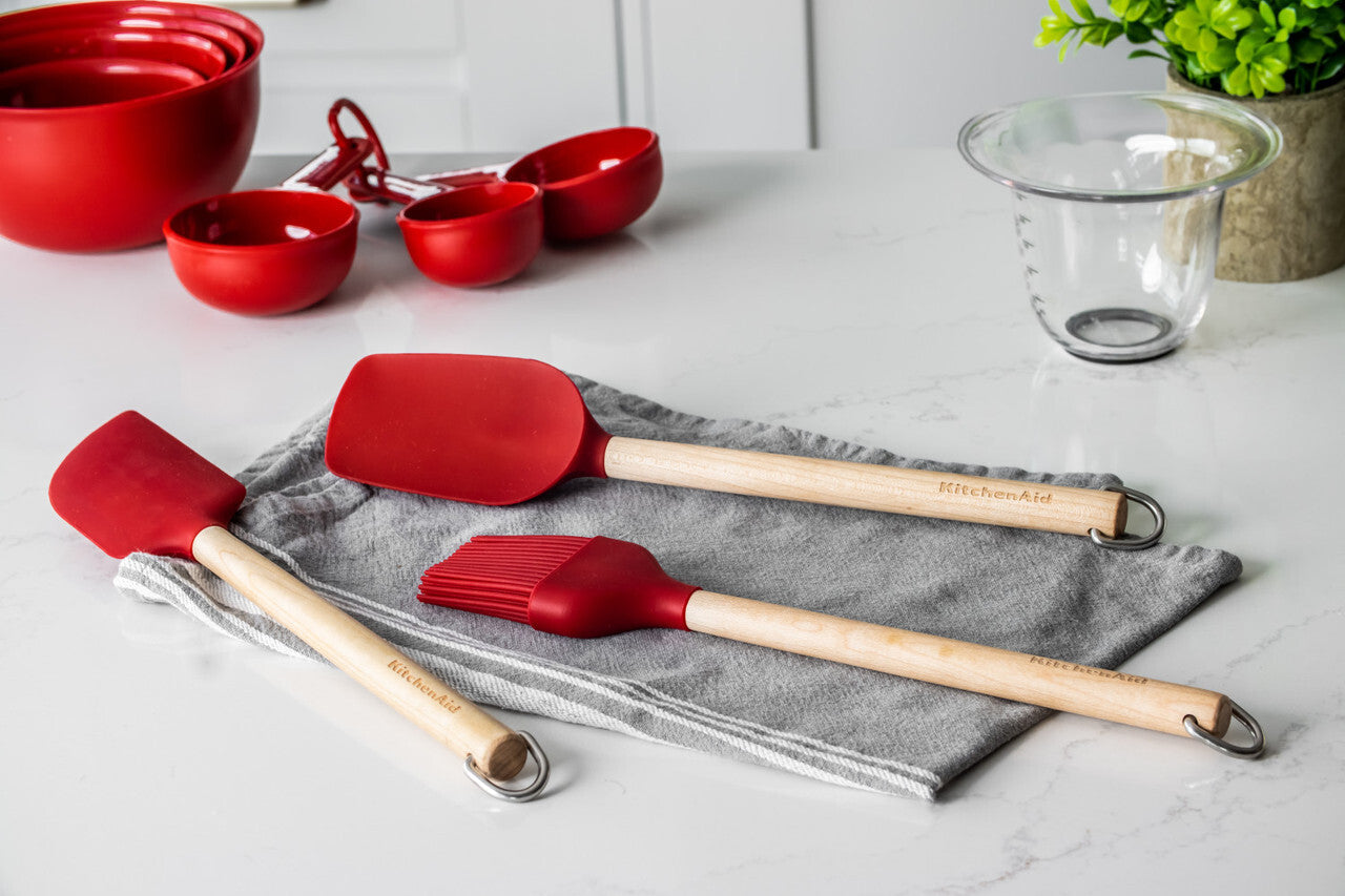 KitchenAid mašlovačka s dřevěnou rukojetí, empire red, KQR753OHERE