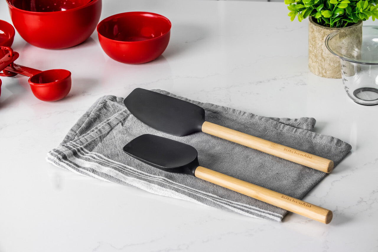 KitchenAid stěrka s dřevěnou rukojetí, onyx black, KQG630OHOBE