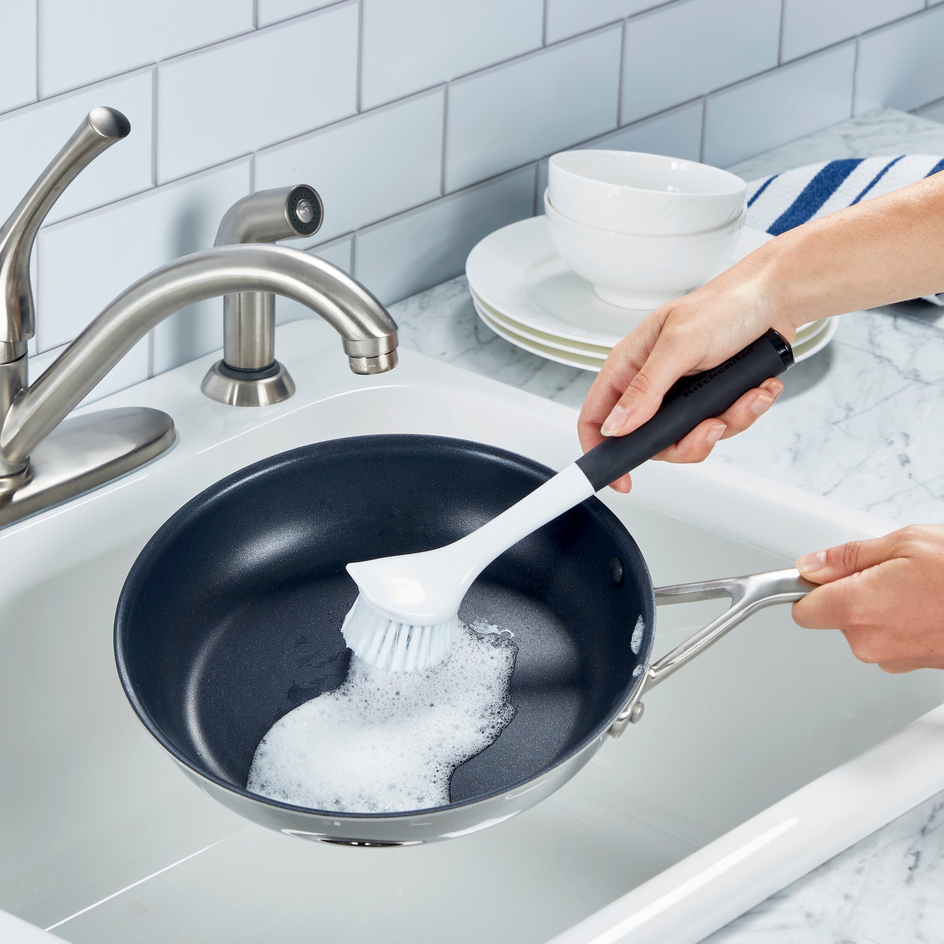 KitchenAid sada kartáčů na mytí nádobí, KEG875OHBA