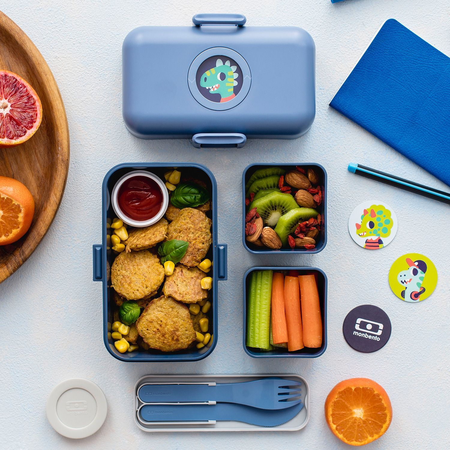 Monbento Tresor dětský svačinový box 0,8 l, blue infinity, 17010028