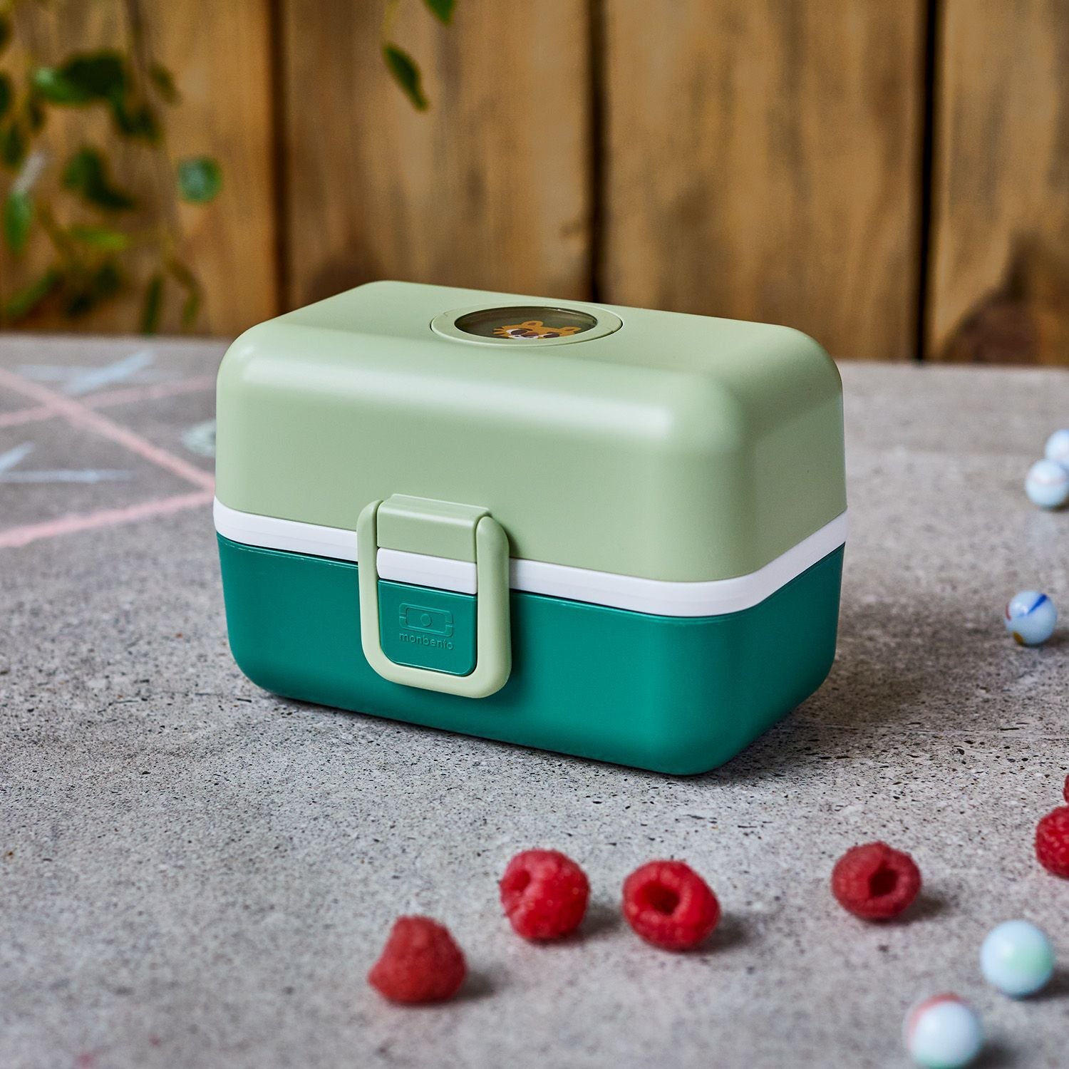 Monbento Tresor dětský svačinový box 0,8 l, green forest, 17010065