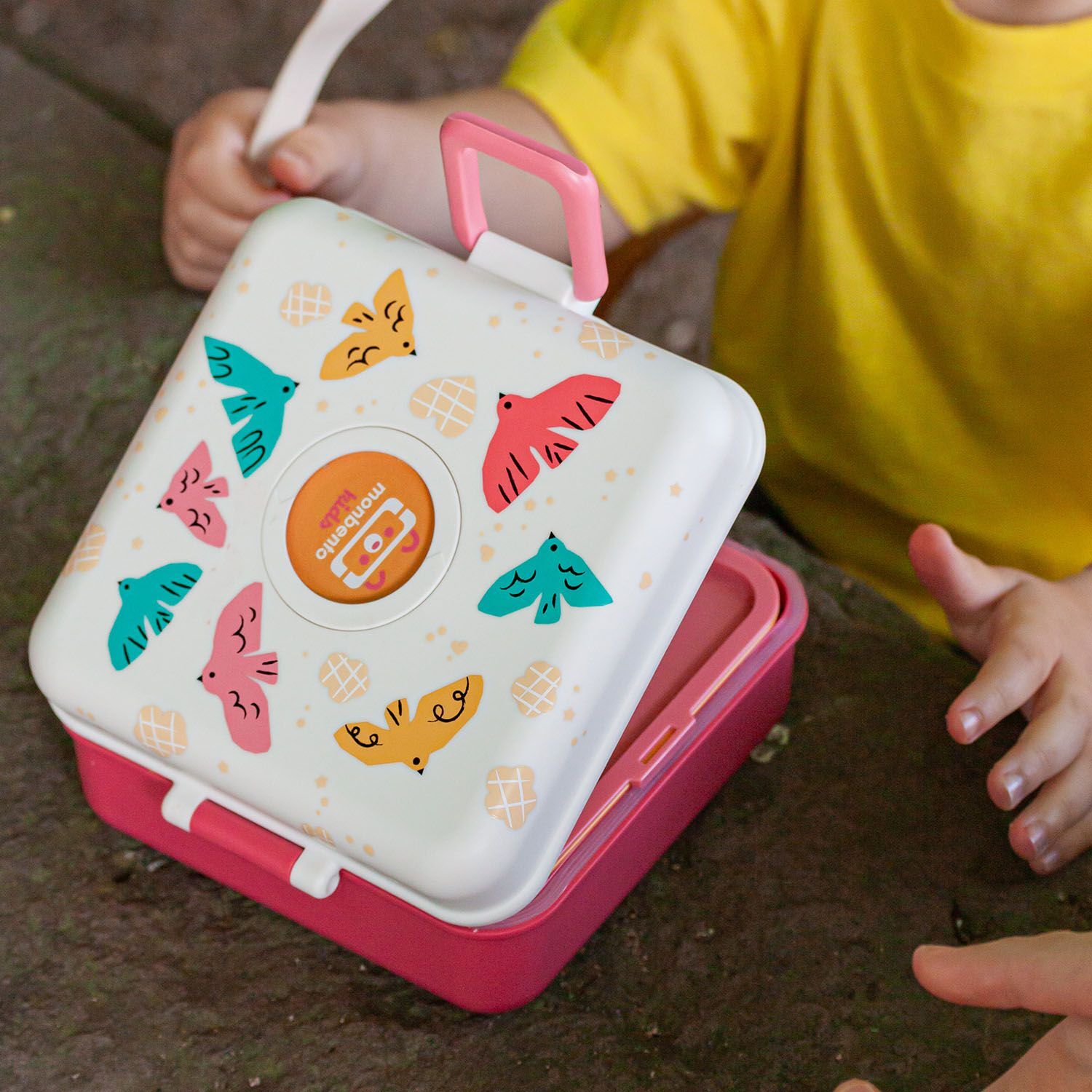 Monbento Snacky dětský svačinový box 0,85 l, pink birds, 81014121