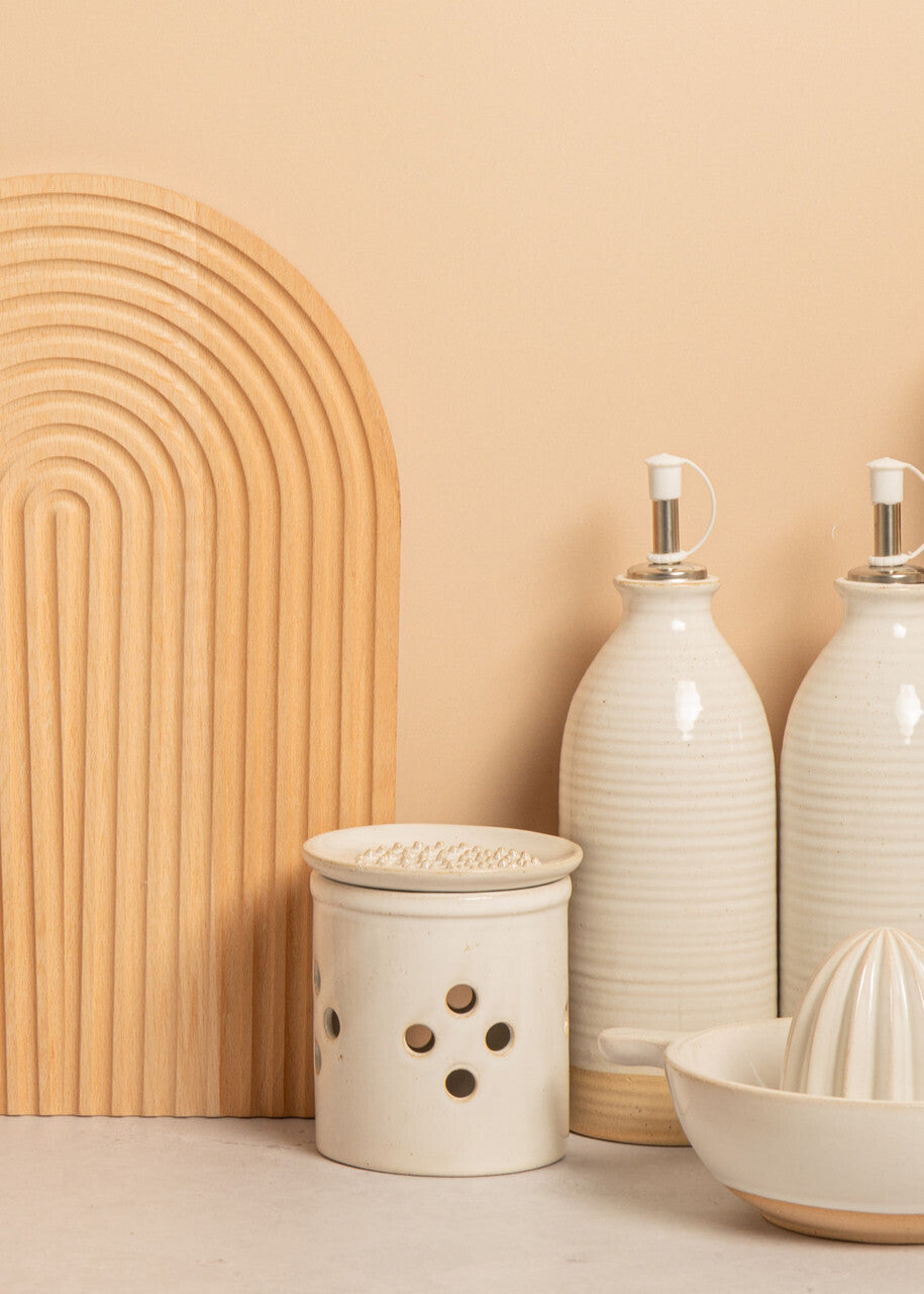 KitchenCraft Idilica úložná dóza na česnek se struhadlem, krémová, IDGARLIC