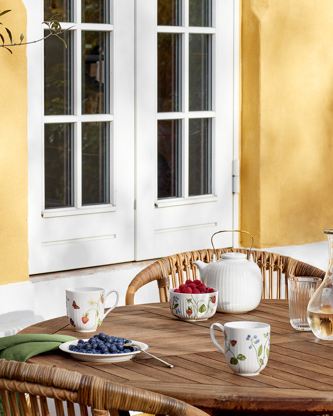 Kähler Hammershoi Summer porcelánový hrnek 330 ml, summer berries, 692622