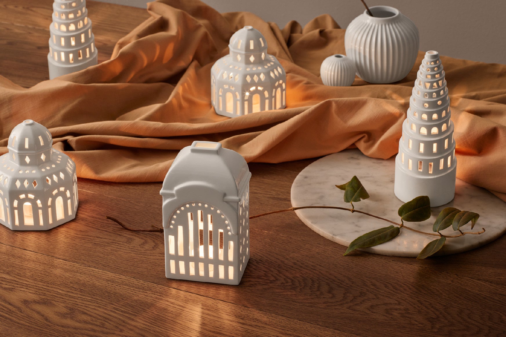 Kähler Urbania keramický svícen domeček High tower 22,5 cm, 693027