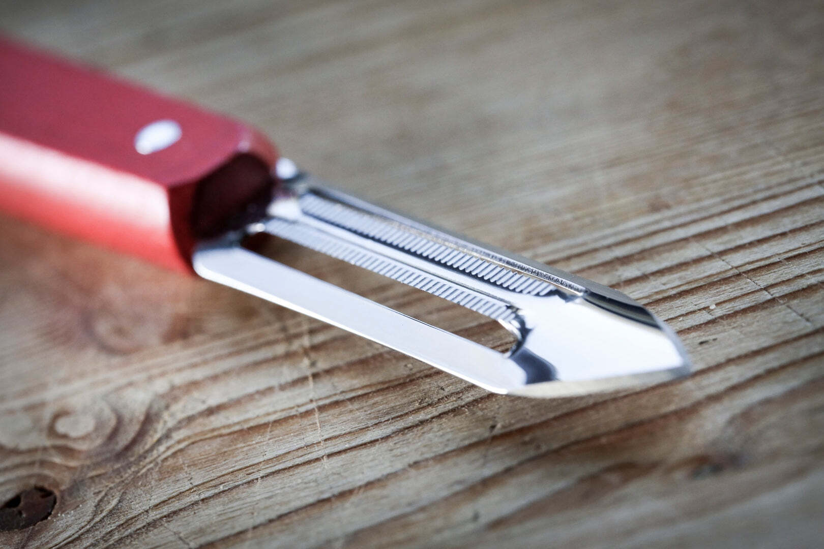 Opinel Les Essentiels N°115 škrabka na rajčata a kiwi, red, 002047