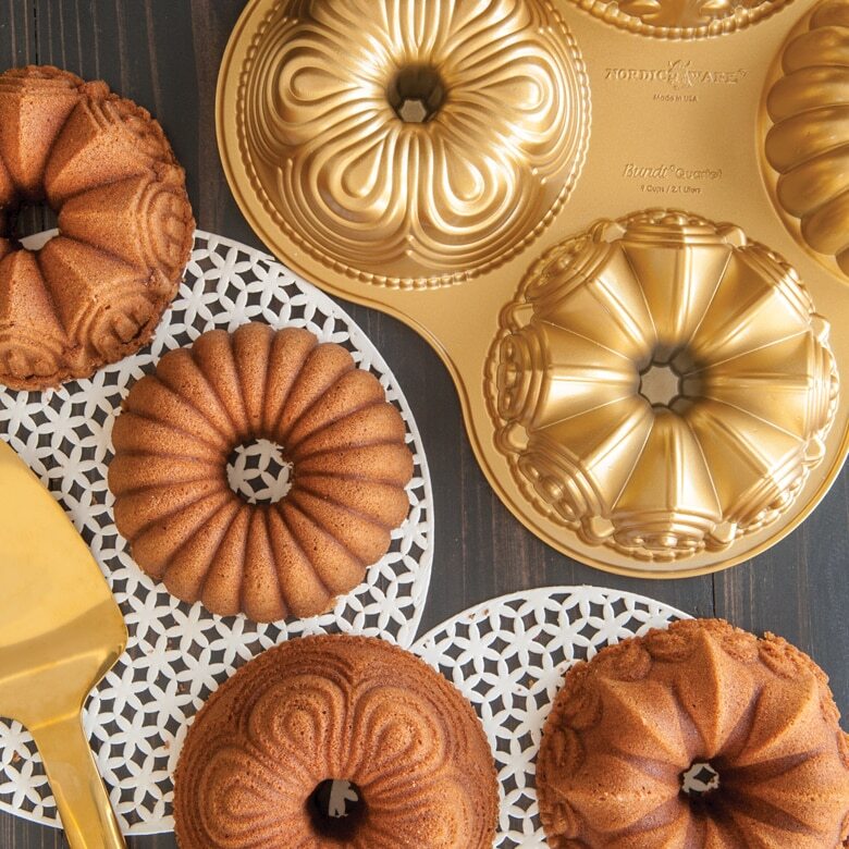 Nordic Ware bábovkový plát se 4 formičkami Quartet, 9 cup zlatá, 91377