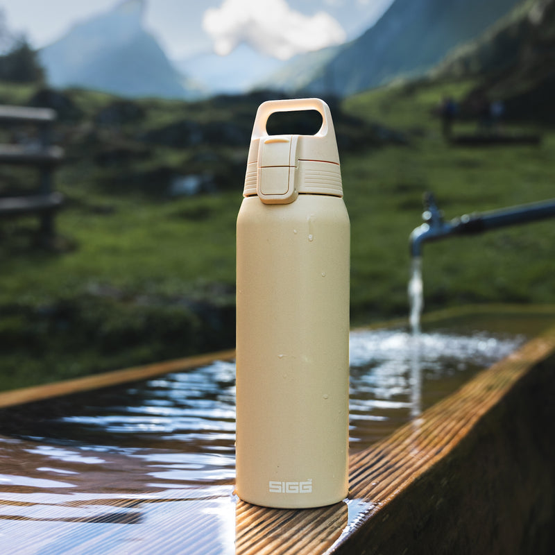 Sigg Shield Therm One nerezová termoláhev na pití 750 ml, opti yellow, 6021.10