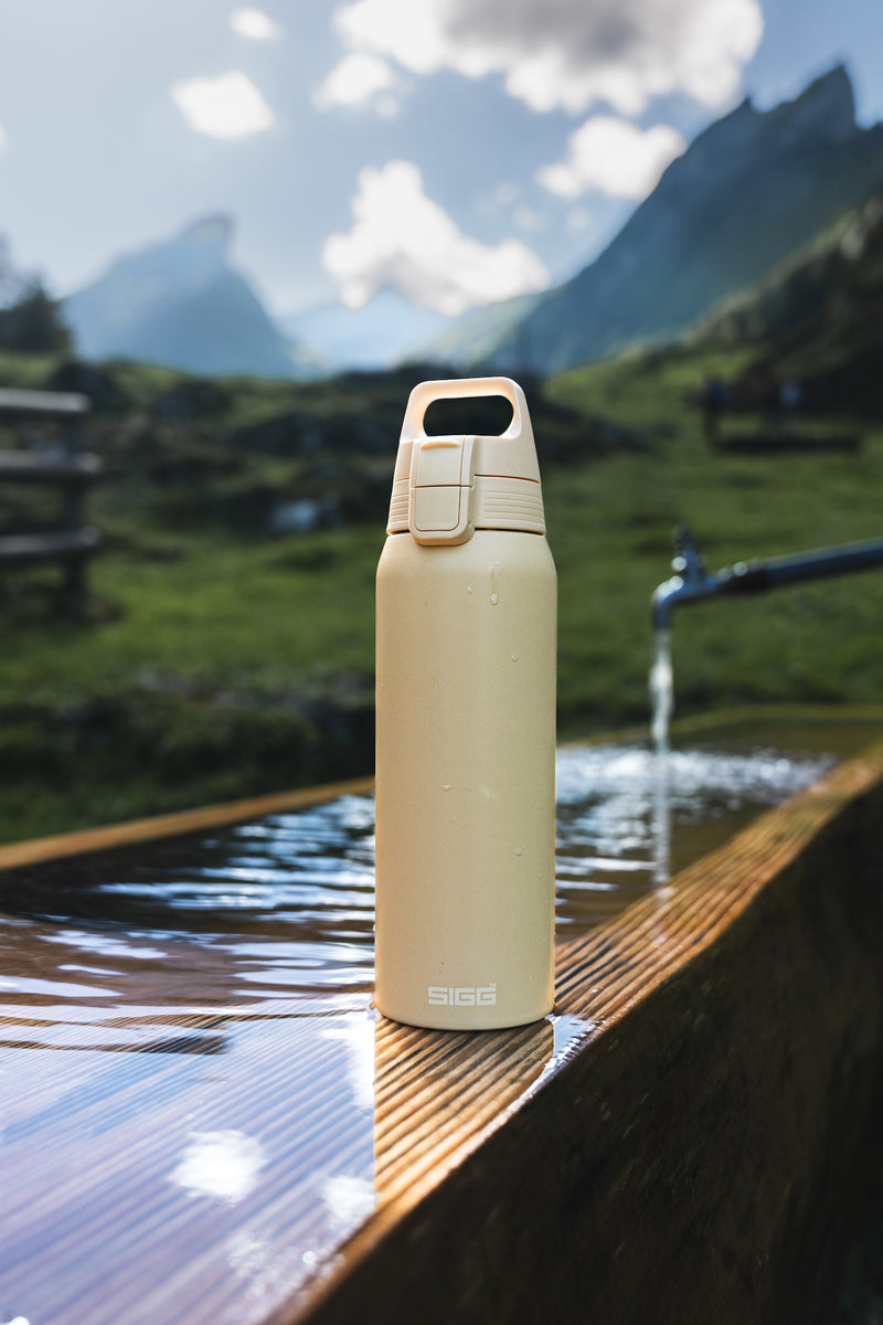 Sigg Shield Therm One nerezová termoláhev na pití 750 ml, opti yellow, 6021.10
