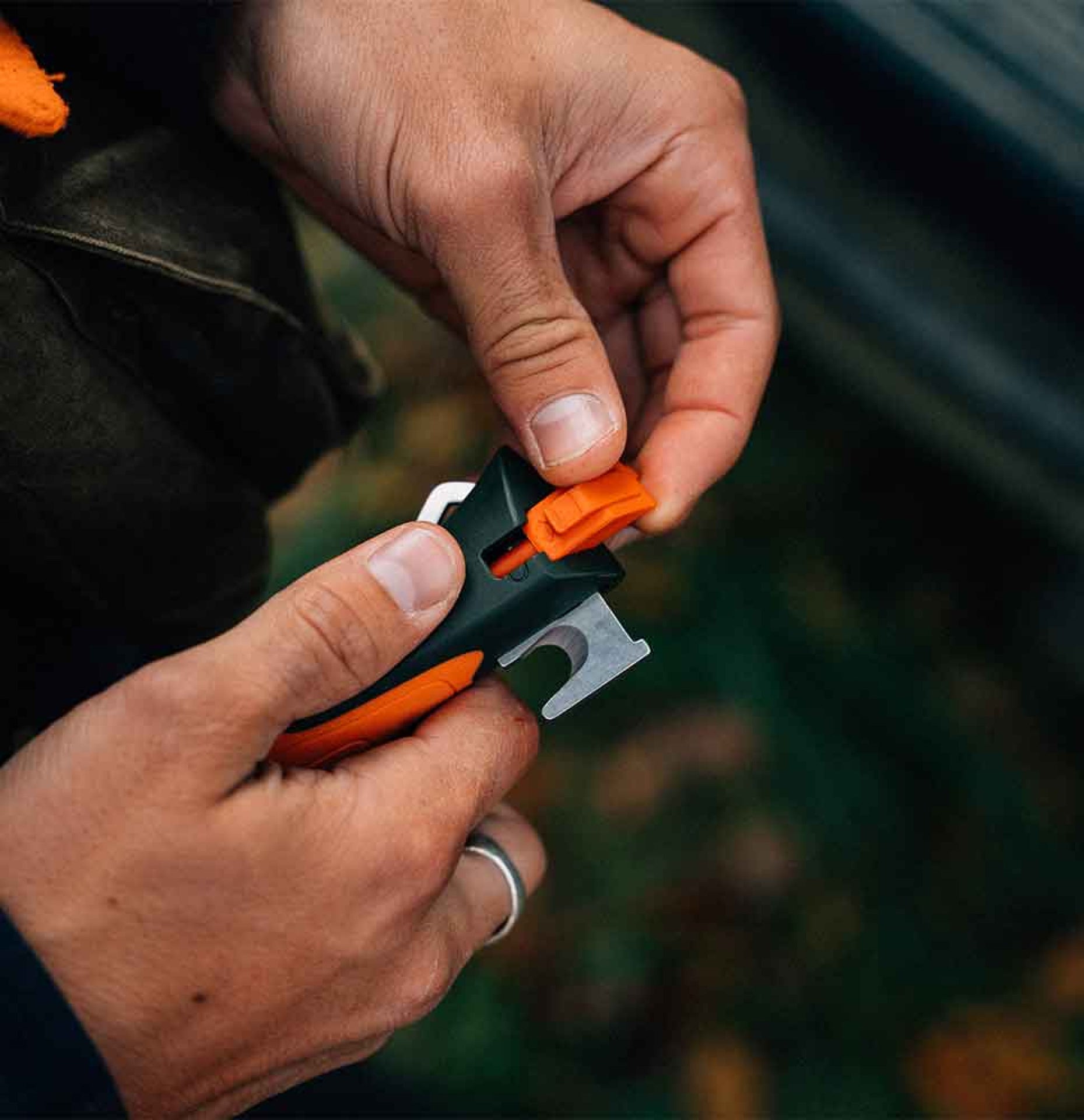 Opinel Explore N°12 multifunkční nůž s odstraňovačem klíšťat 10 cm, oranžová, 002454