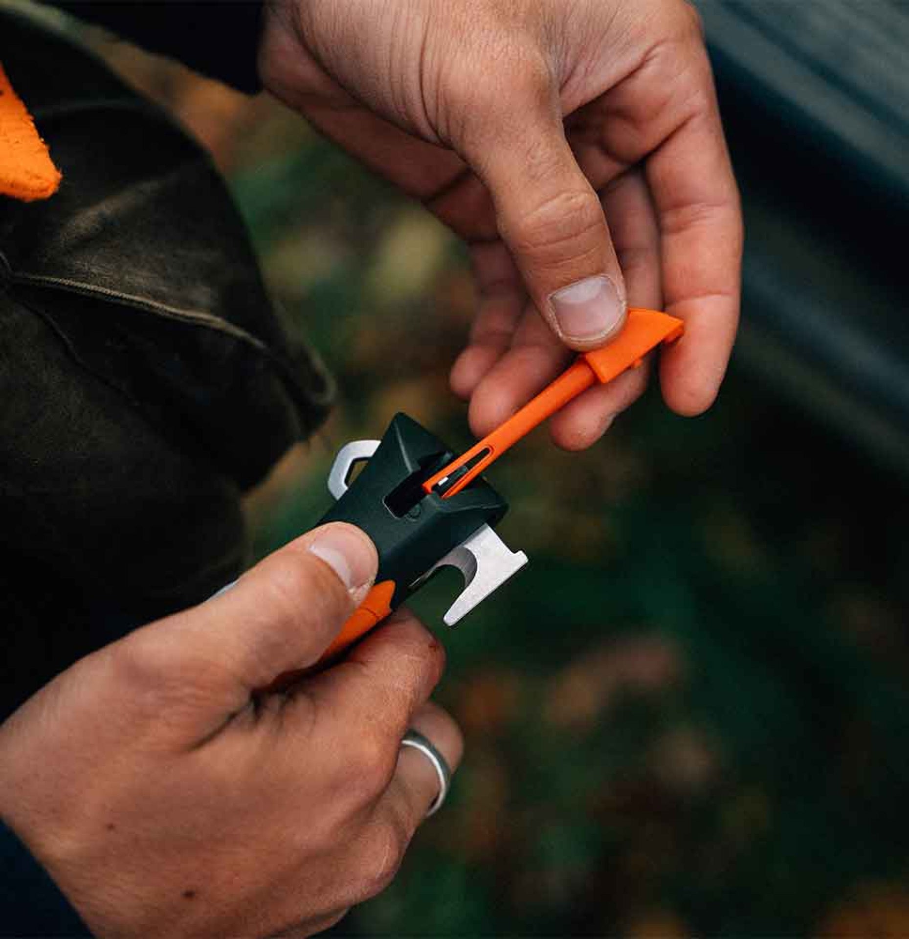 Opinel Explore N°12 multifunkční nůž s odstraňovačem klíšťat 10 cm, oranžová, 002454